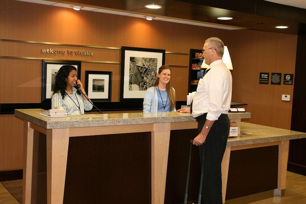 Hampton Inn Visalia Eksteriør bilde