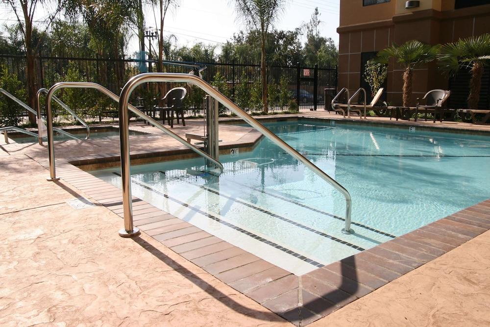 Hampton Inn Visalia Eksteriør bilde